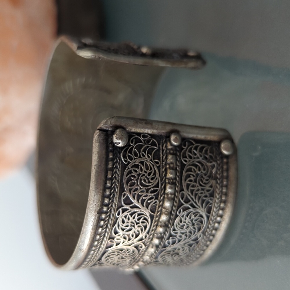 Silver cuff - Picture 2 of 5